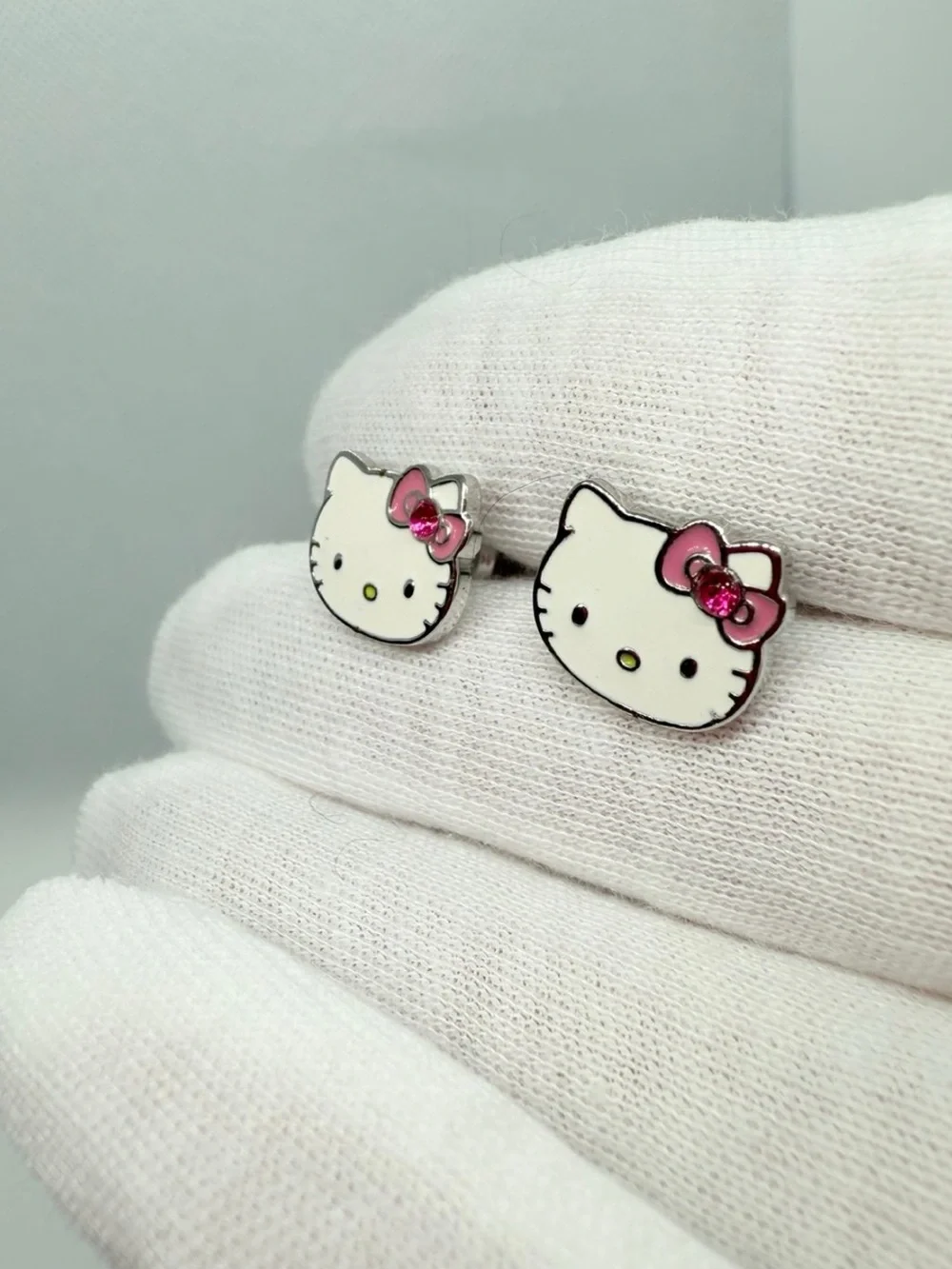 Hello Kitty White Face Pink Bow Stud Earrings with Pink Gem